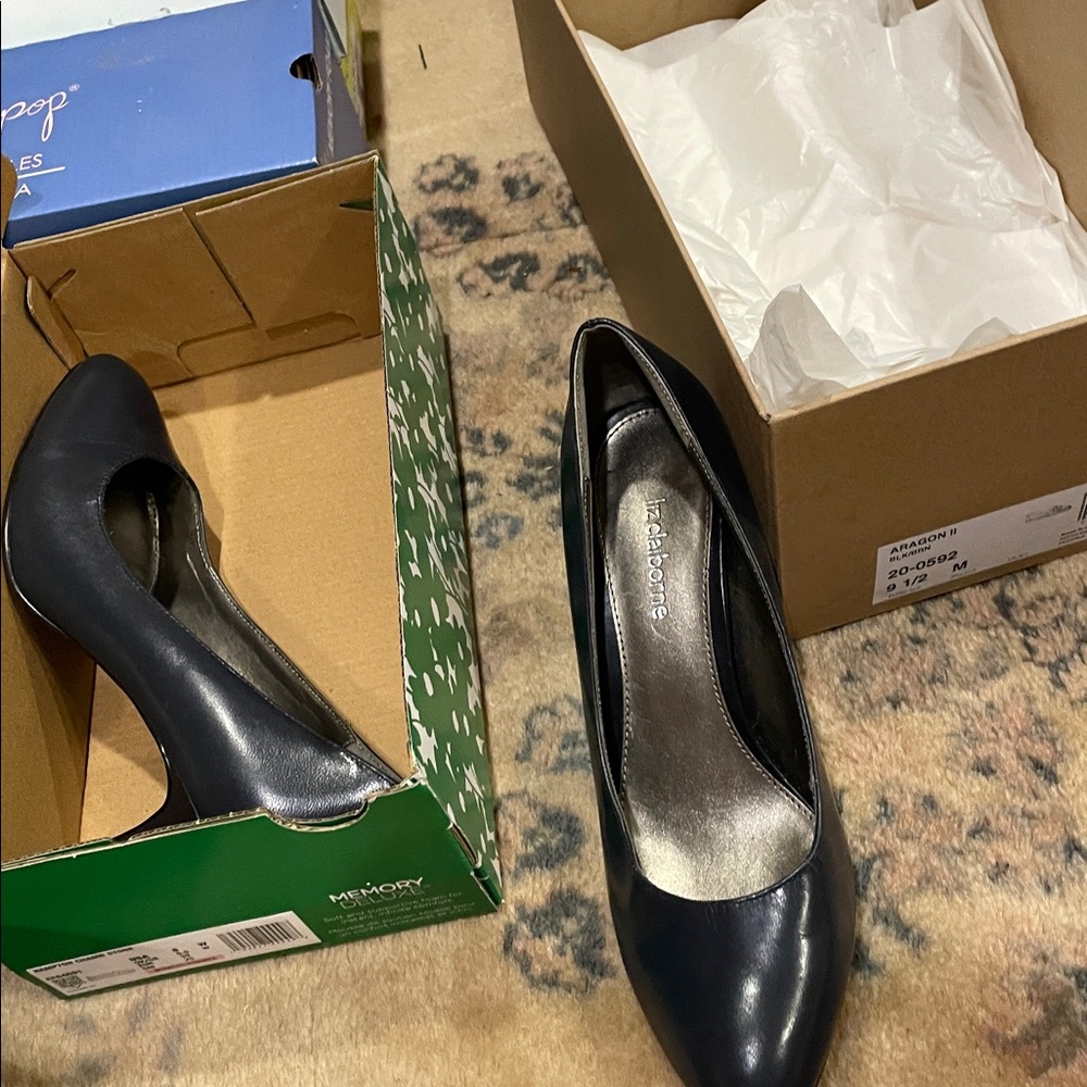 Liz Claiborne Classic Black Pumps